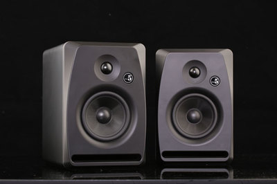 先看中國好聲音后臺錄音及混音棚 再來說說如何在家里看好聲音